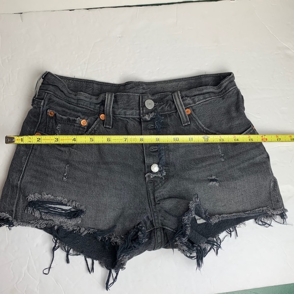 Levi’s gray/ black jean shorts - Picture 6 of 7